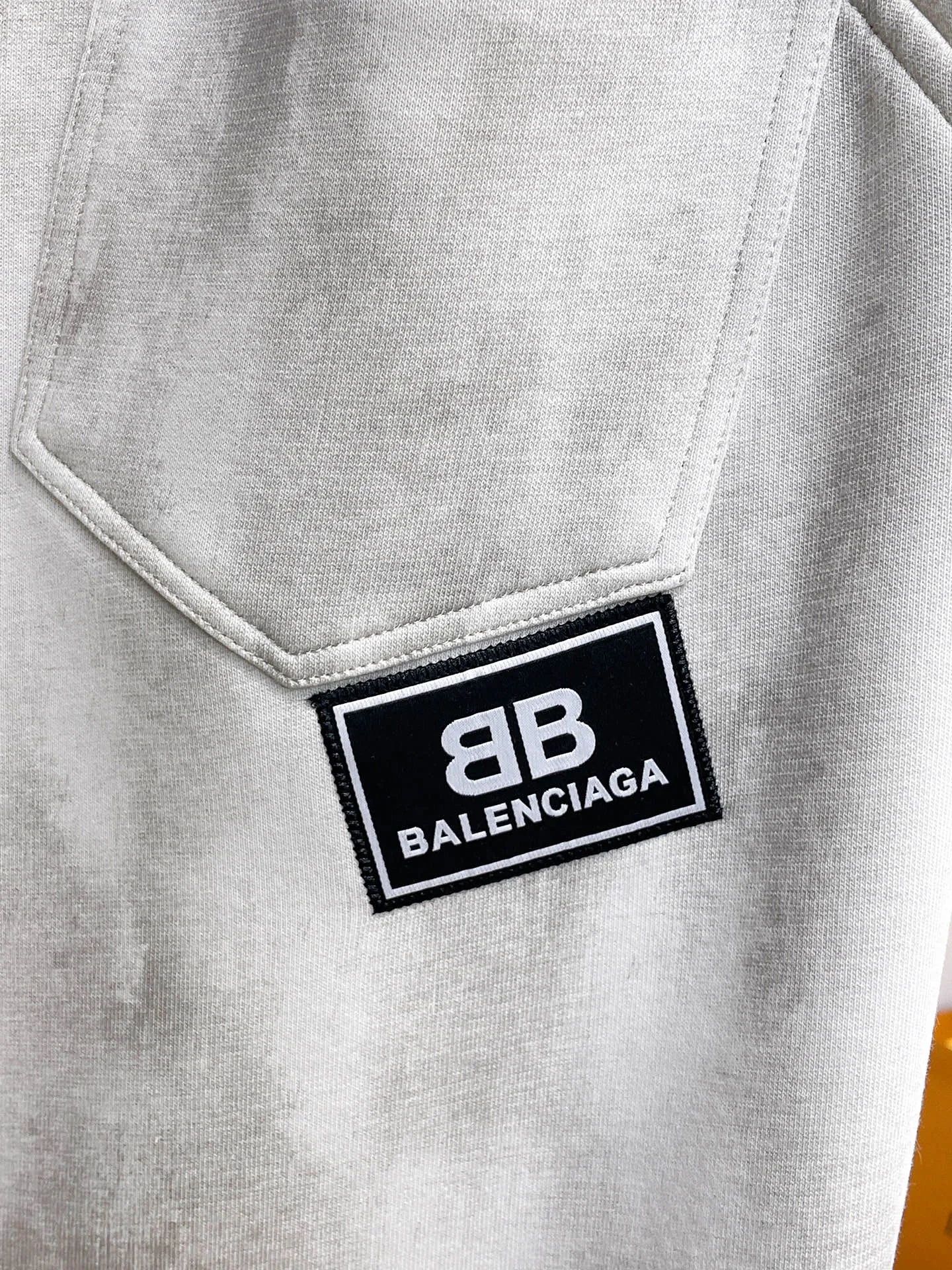 Balenciaga 🆕2026 Autumn and Winter New Arrival Casual Pants! The official website will be released simultaneously. Brand Classic LOGO casual pants, customized fabrics, excellent comfort and strong touch. Highly recognisable, perfect appearance and craftsmanship. Size:M-3XL